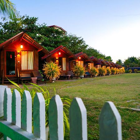 Jkab Beach Resort Trincomalee Dış mekan fotoğraf