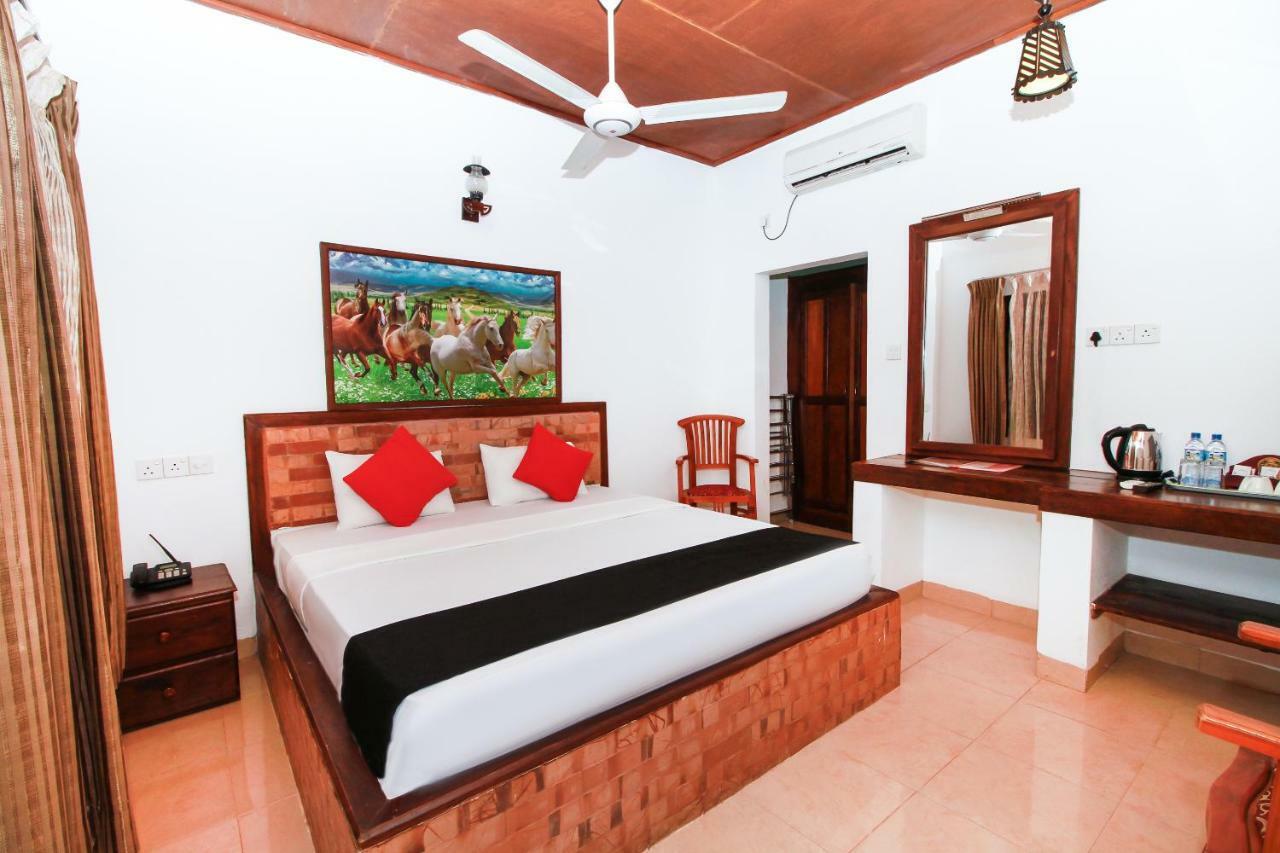 Jkab Beach Resort Trincomalee Dış mekan fotoğraf